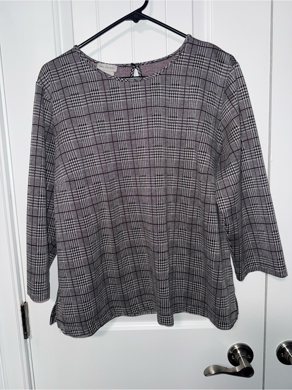 Van Heusen Women's Gray Plaid Long Sleeve Top